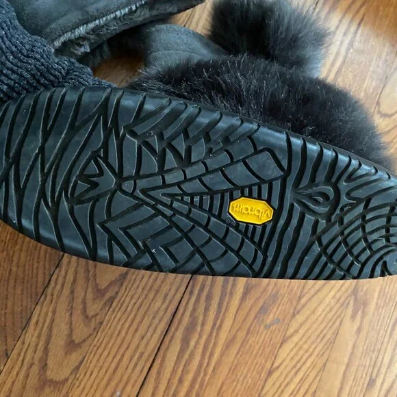 Manitobah Charcoal Short Boots Women's Size 9/Men's Size 7 - Picture 4 of 7